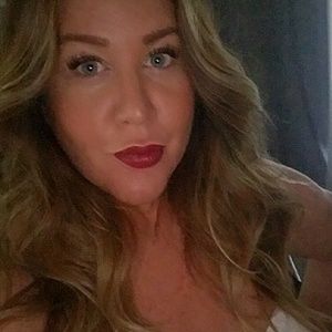 Meet your Posher, Corina